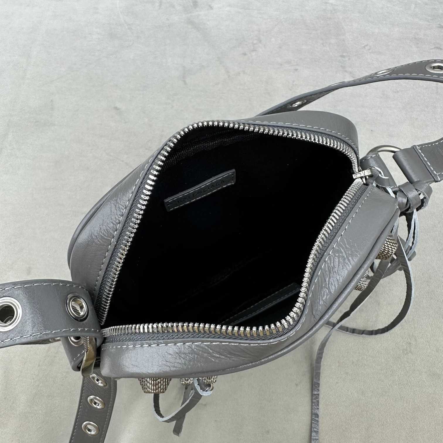 Balenciaga Herren Le Cagole Umhängetasche (21-17-4,5 cm) - EUR FASHION