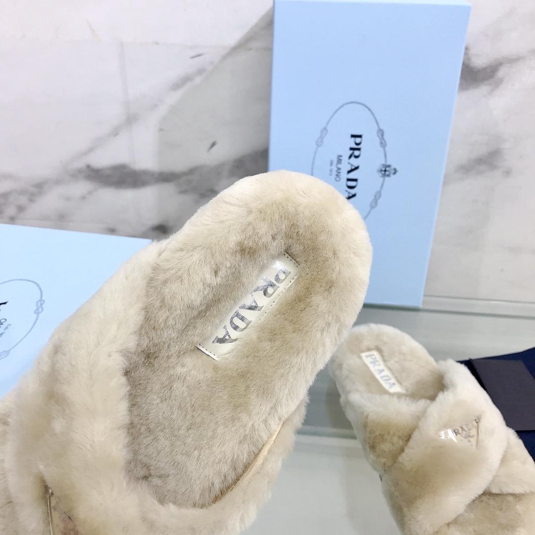 Prada Shearling-Sandalen - EUR FASHION