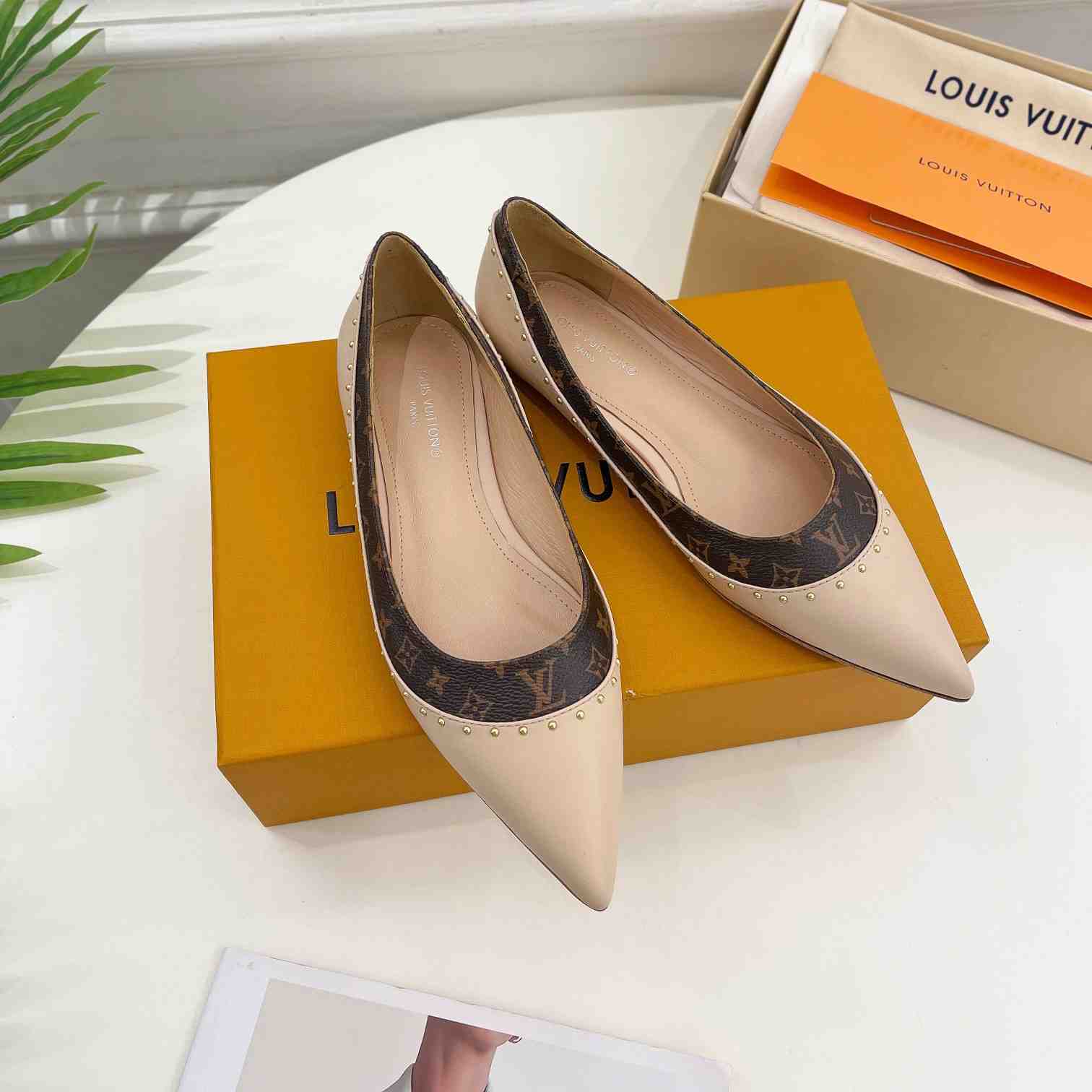 Flache Ballerina mit Louis Vuitton-Signatur - EUR FASHION