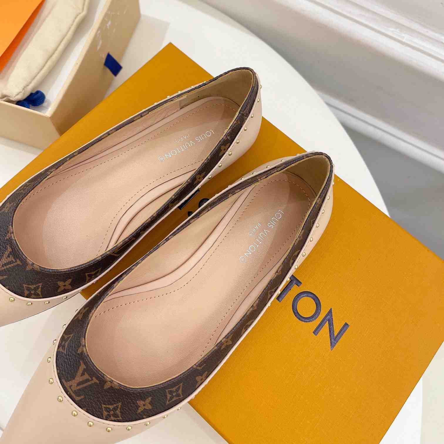 Flache Ballerina mit Louis Vuitton-Signatur - EUR FASHION