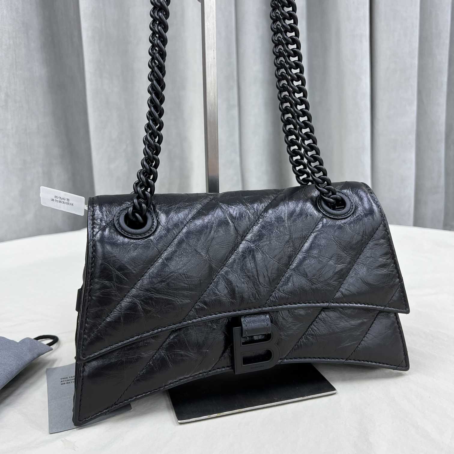 Balenciaga Damen Crush Small Chain Bag gesteppt in Schwarz (25-15-9,5 cm) - EUR FASHION