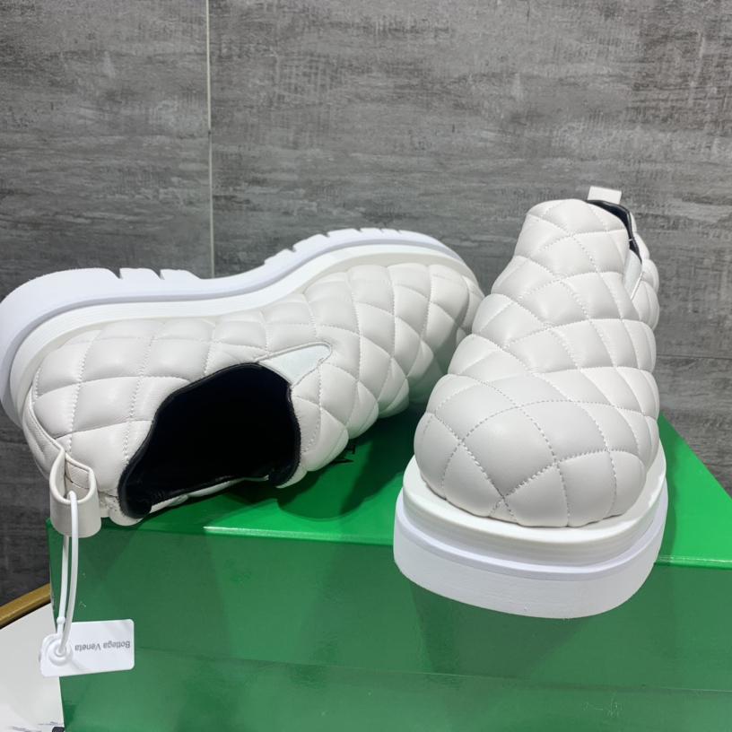 Weiße gesteppte Slip-On-Schuhe für Herren von Bottega Veneta - EUR FASHION