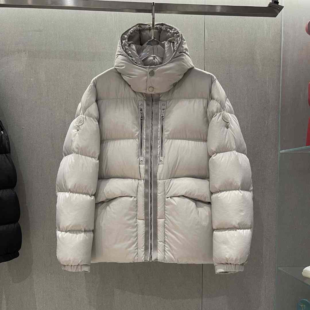 Moncler kurze Daunenjacke - EUR FASHION