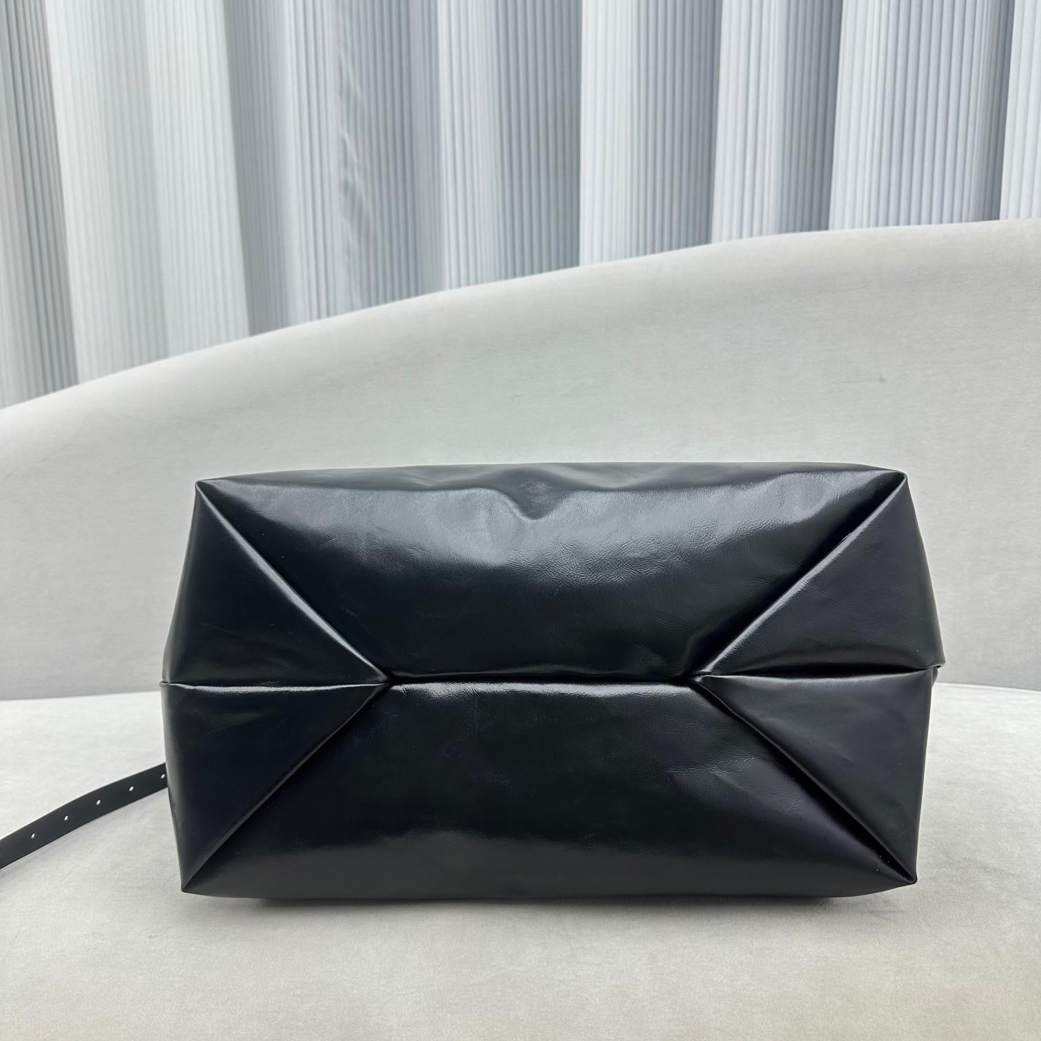 Balenciaga Trash Bag Großer Beutel in Schwarz (37-40-52 cm) - EUR FASHION