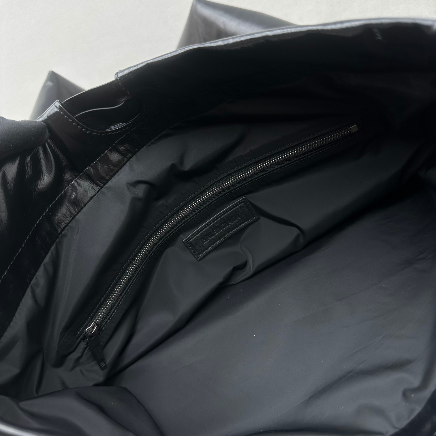 Balenciaga Trash Bag Großer Beutel in Schwarz (37-40-52 cm) - EUR FASHION