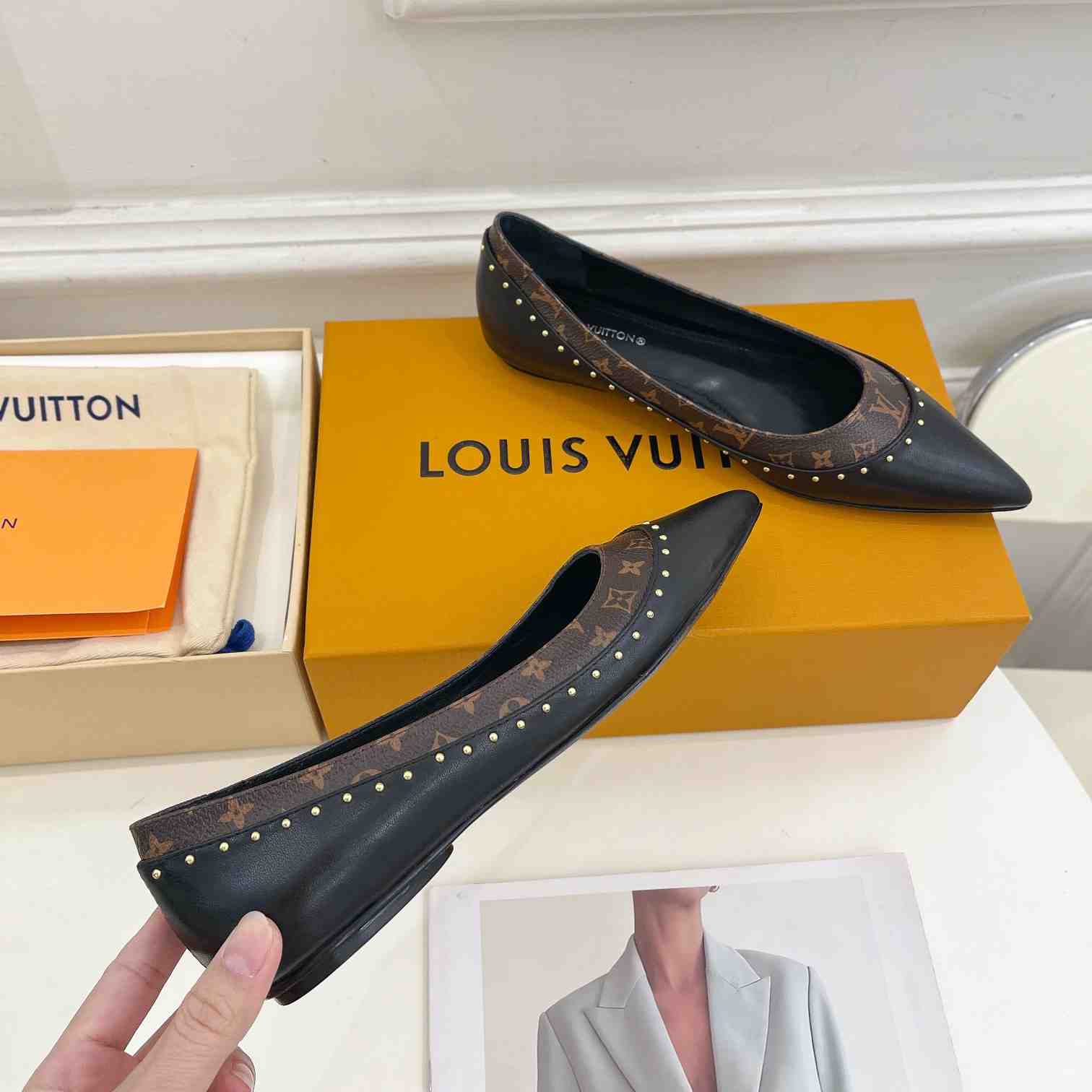 Louis Vuitton Signature Flat Ballerina 1AACKB - EUR FASHION
