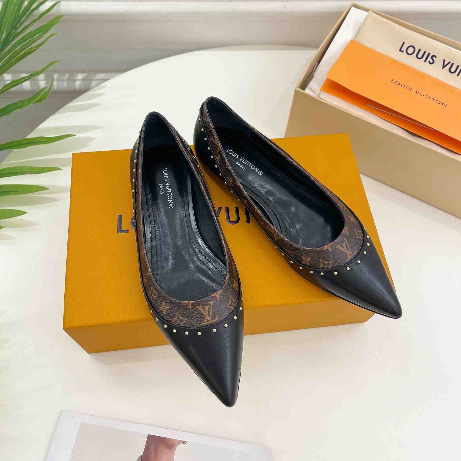 Louis Vuitton Signature Flat Ballerina 1AACKB - EUR FASHION