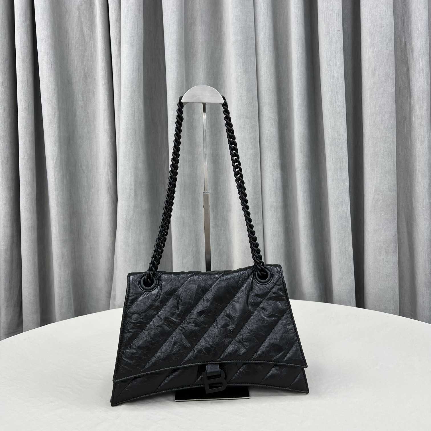 Balenciaga Damen Crush Medium Chain Bag gesteppt in Schwarz (31-20-12 cm) - EUR FASHION