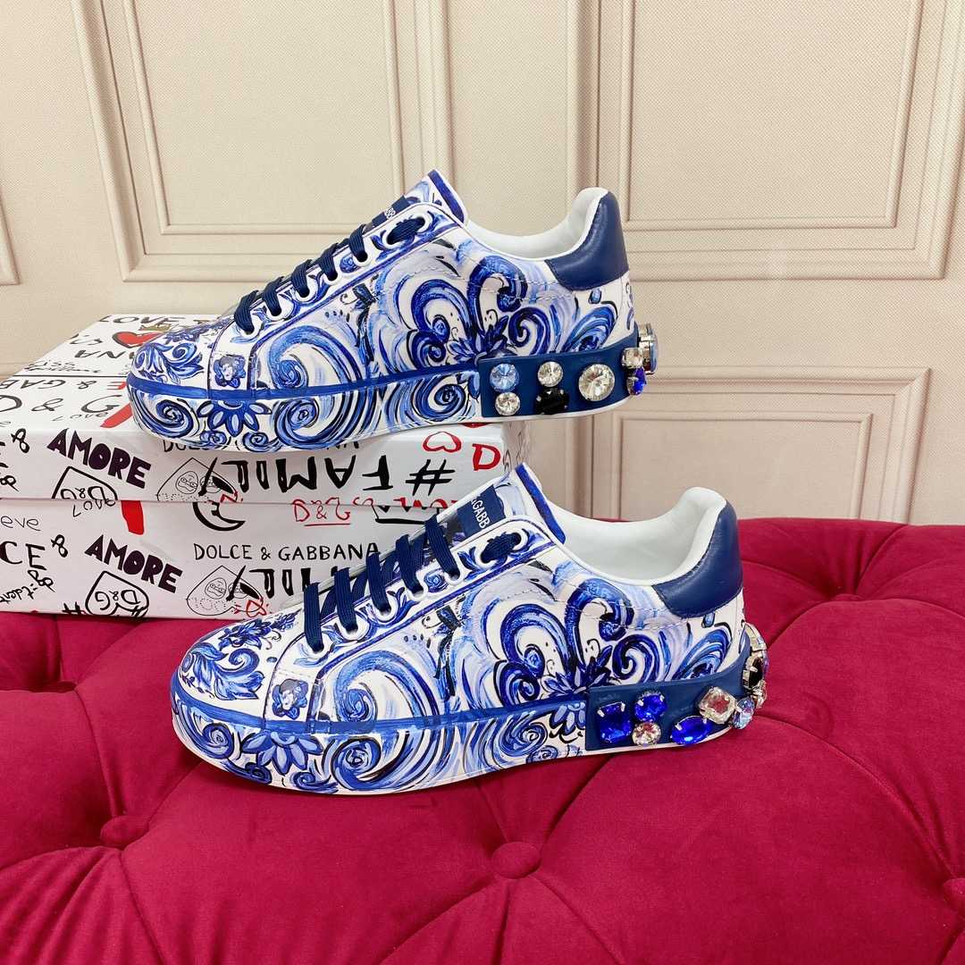 Dolce & Gabbana Portofino-Sneakers aus Kalbsleder mit Majolika-Print - EUR FASHION