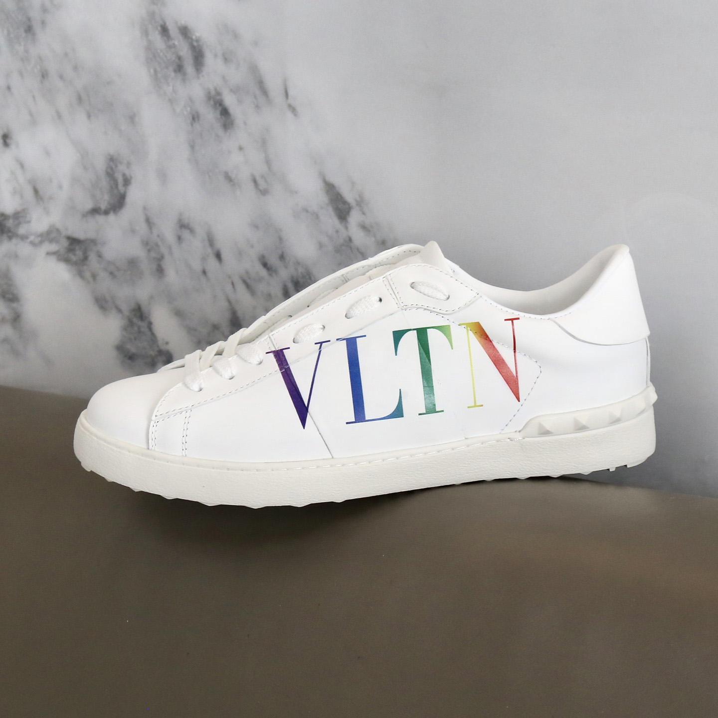 Sneakers mit Logo-Print von Valenti Garavani - EUR FASHION