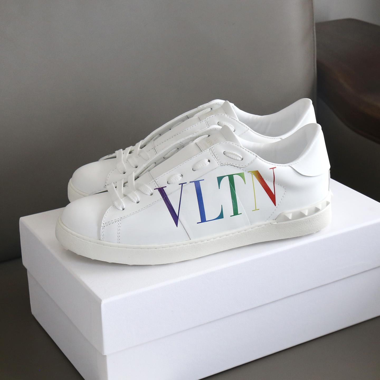 Sneakers mit Logo-Print von Valenti Garavani - EUR FASHION