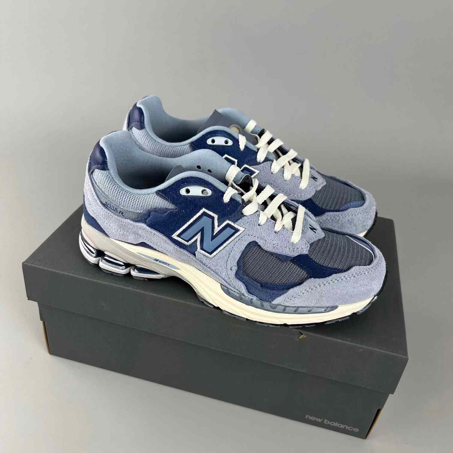 New Balance „Refined Future“ Turnschuhe M2002RDI - EUR FASHION