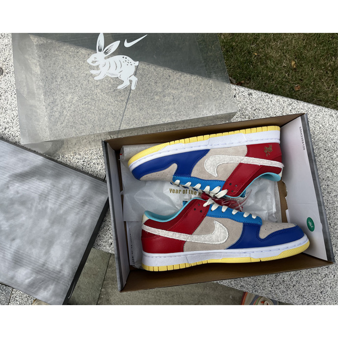 Nike SB Dunk Low „Year Of The Rabbit“ Sneaker FD4203-111 - EUR FASHION