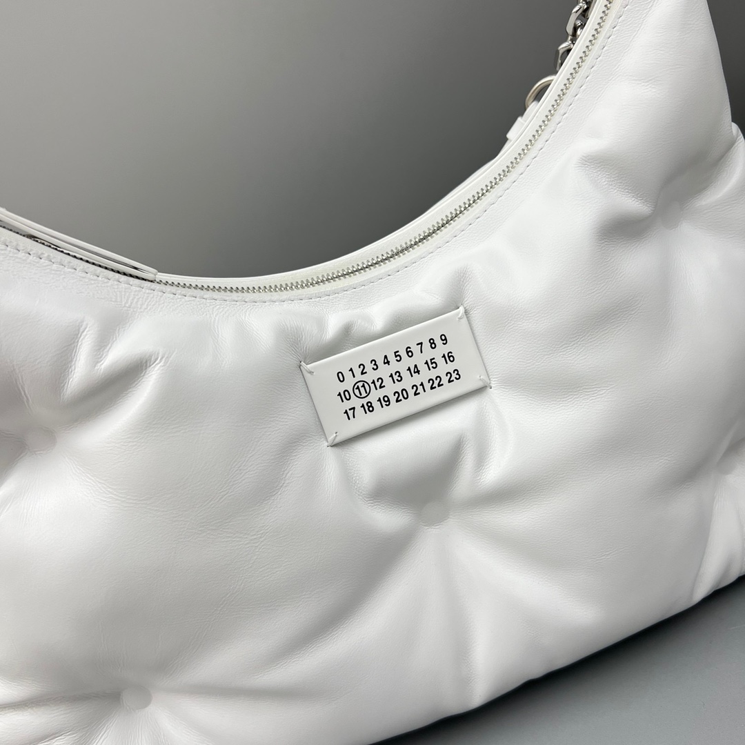 Maison Margiela Glam Slam Hobo Medium (38,5–28,5–10 cm) - EUR FASHION