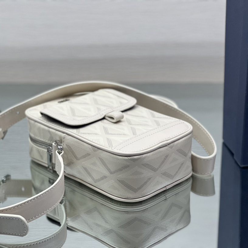 Vertikale Tasche „Hit The Road“ von Dior - EUR FASHION