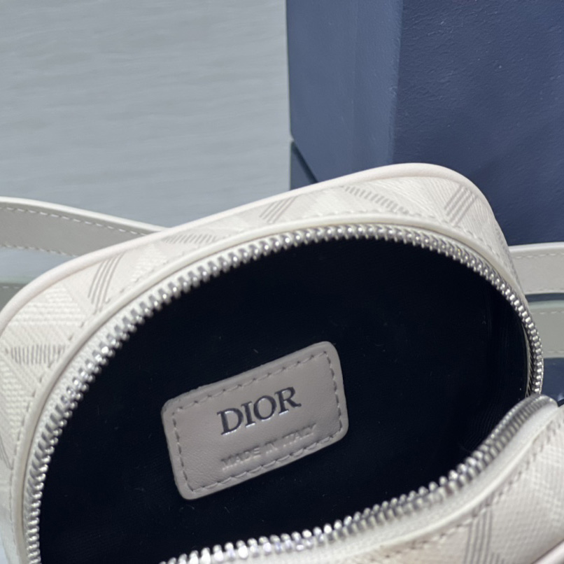 Vertikale Tasche „Hit The Road“ von Dior - EUR FASHION
