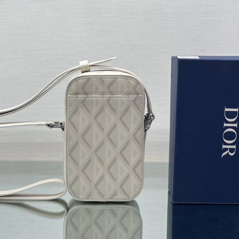 Vertikale Tasche „Hit The Road“ von Dior - EUR FASHION