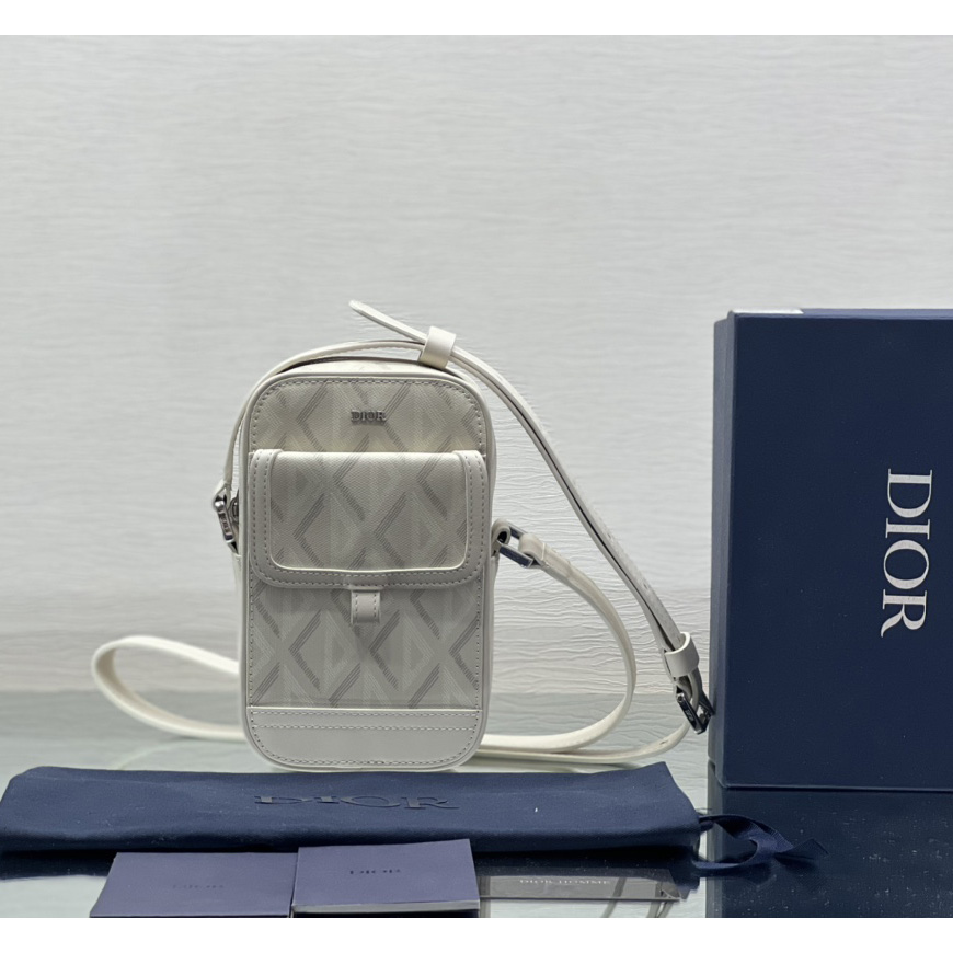 Vertikale Tasche „Hit The Road“ von Dior - EUR FASHION