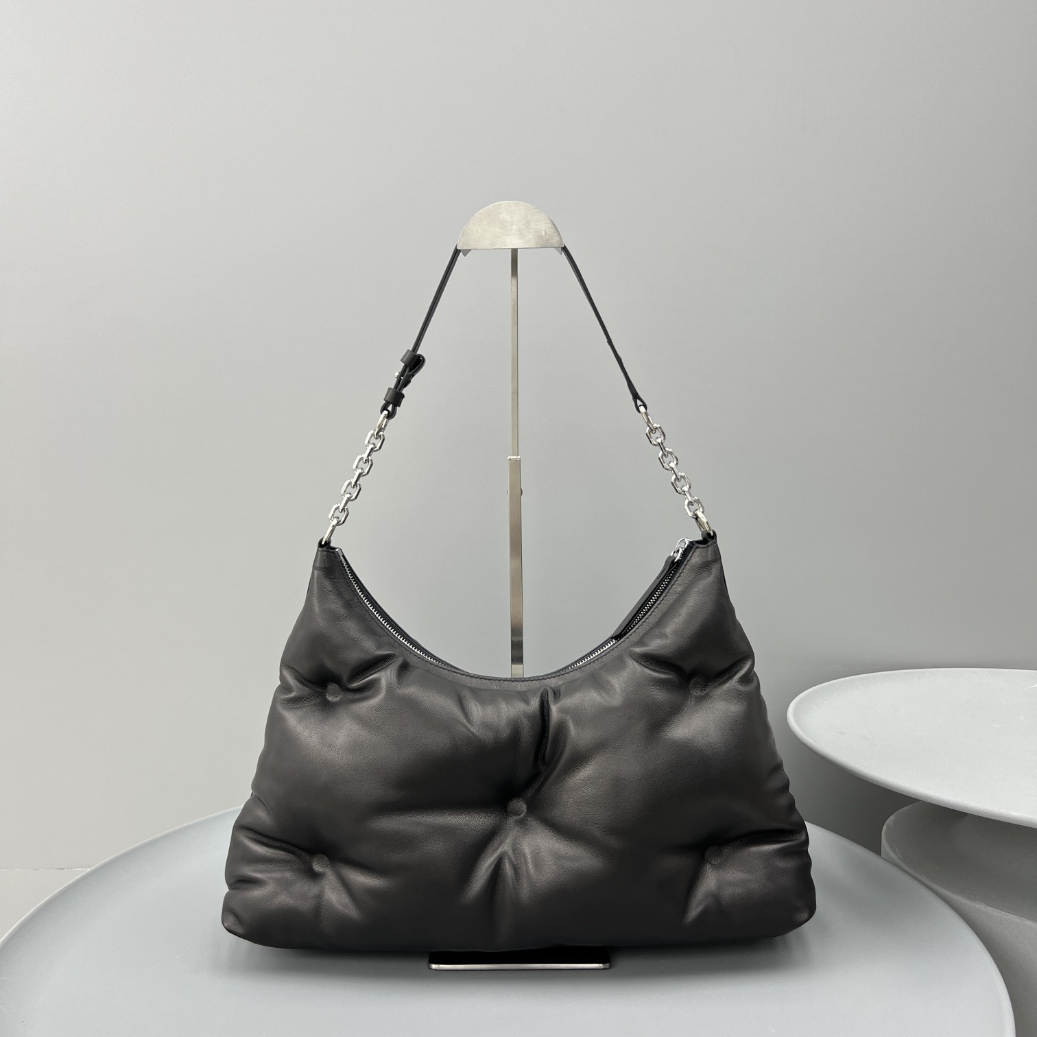 Maison Margiela Glam Slam Hobo Medium (38,5–28,5–10 cm) - EUR FASHION