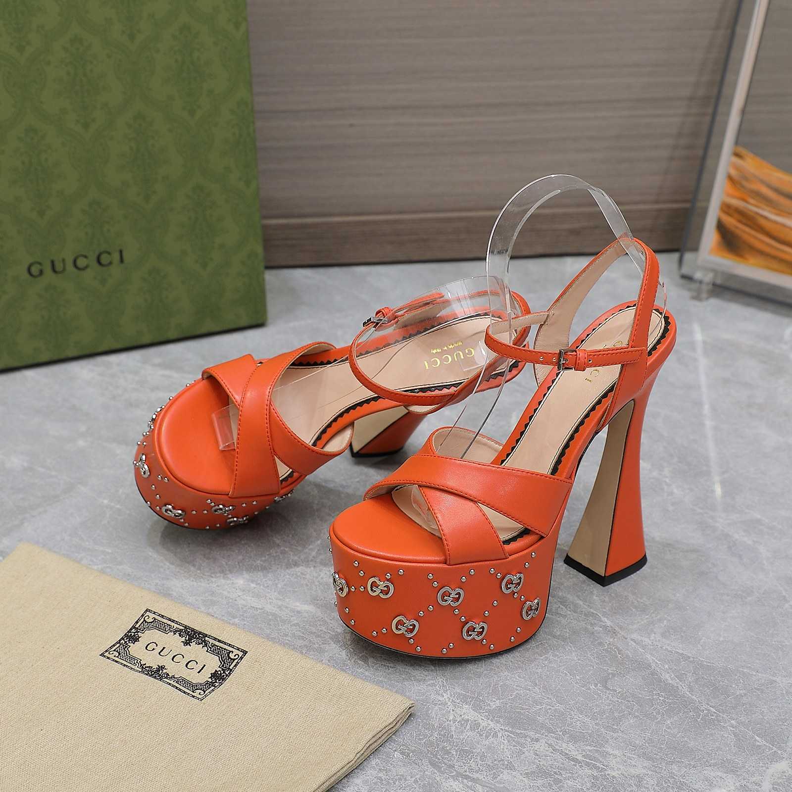 Gucci Damen-Sandale mit ineinandergreifenden G-Nieten - EUR FASHION