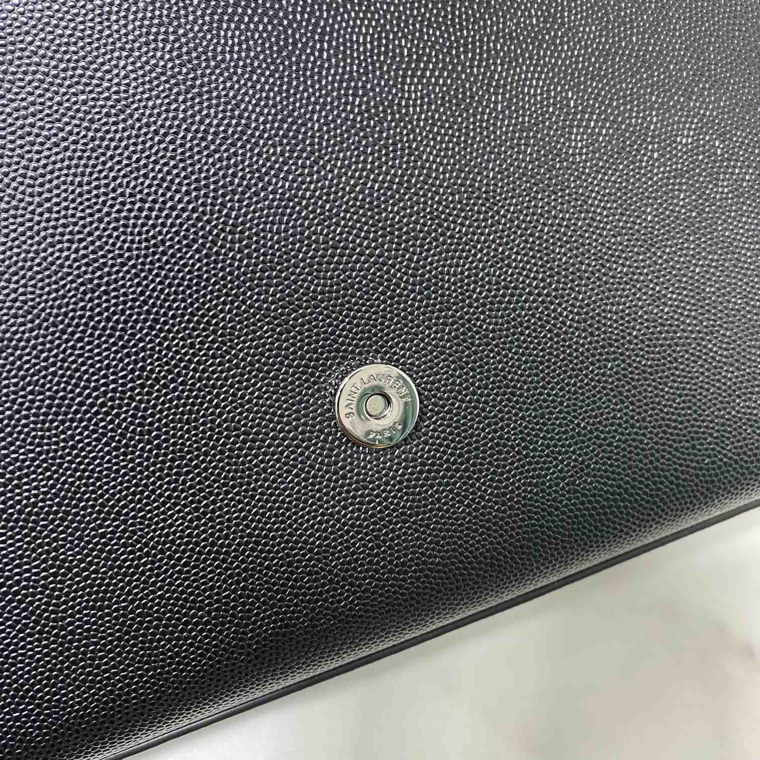 Saint Laurent Kate Mittelgroße Kettentasche aus Leder mit Grain-de-Poudre-Prägung - EUR FASHION