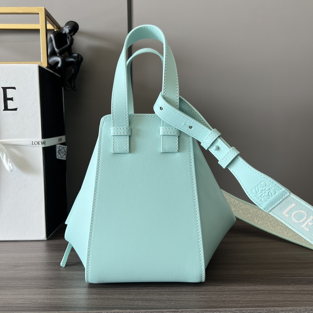 Loewe Compact Hängematte aus satiniertem Kalbsleder - EUR FASHION