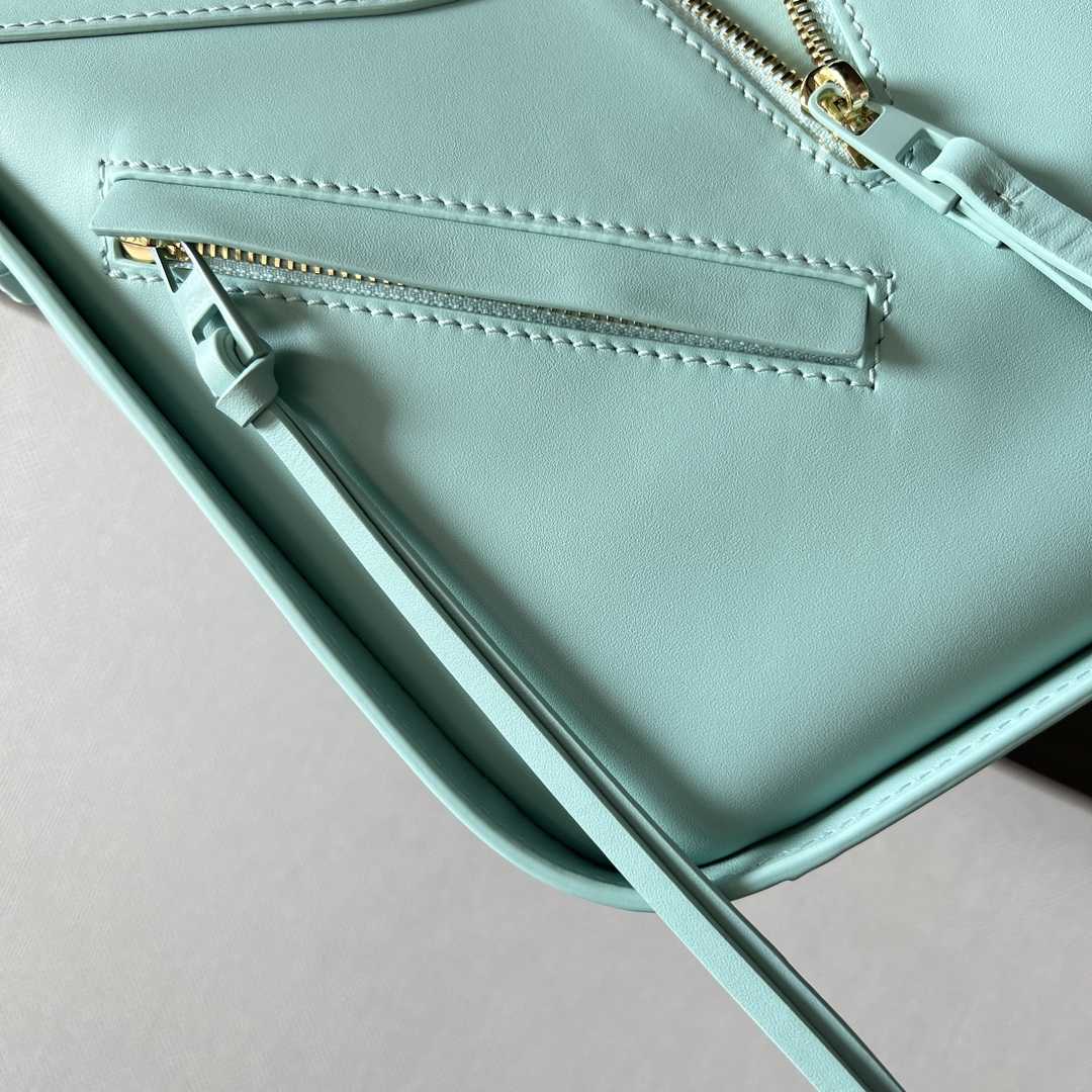 Loewe Compact Hängematte aus satiniertem Kalbsleder - EUR FASHION