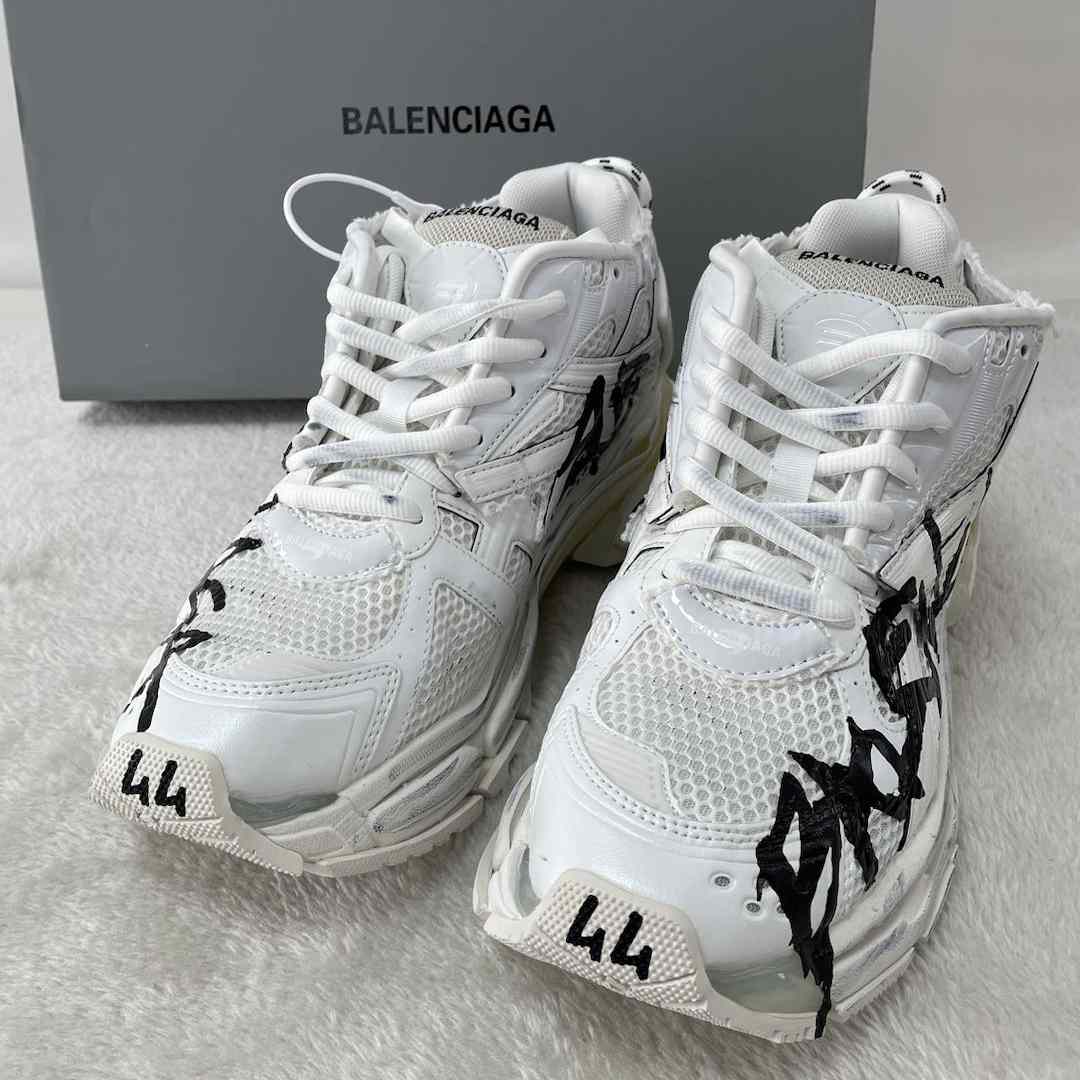 Balenciaga Runner Graffiti-Sneaker in Weiß - EUR FASHION