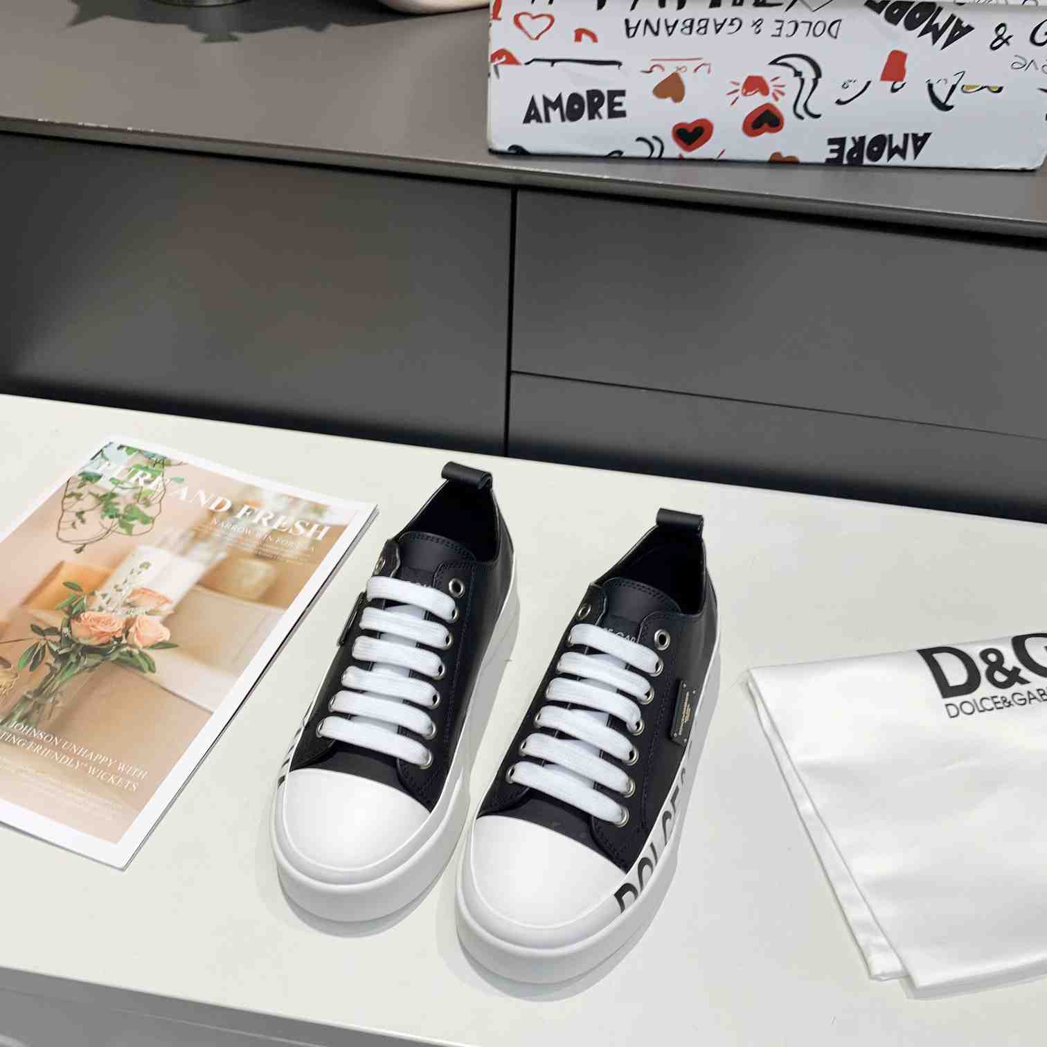 Dolce & Gabbana „Portofino Light“-Sneaker aus Kalbsleder mit Logo-Platte und Logo-Aufdruck - EUR FASHION