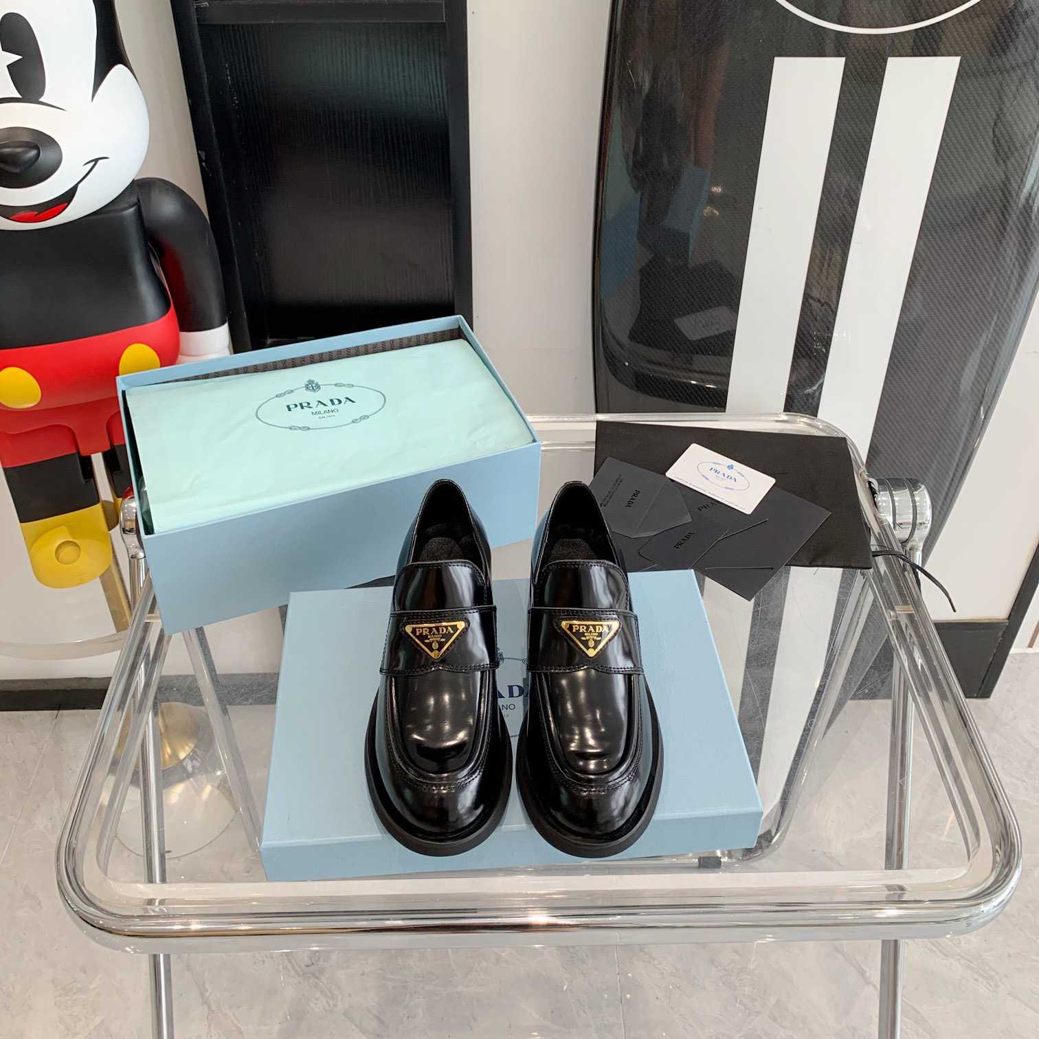 Schokoladenbraune Prada-Loafer aus gebürstetem Leder - EUR FASHION