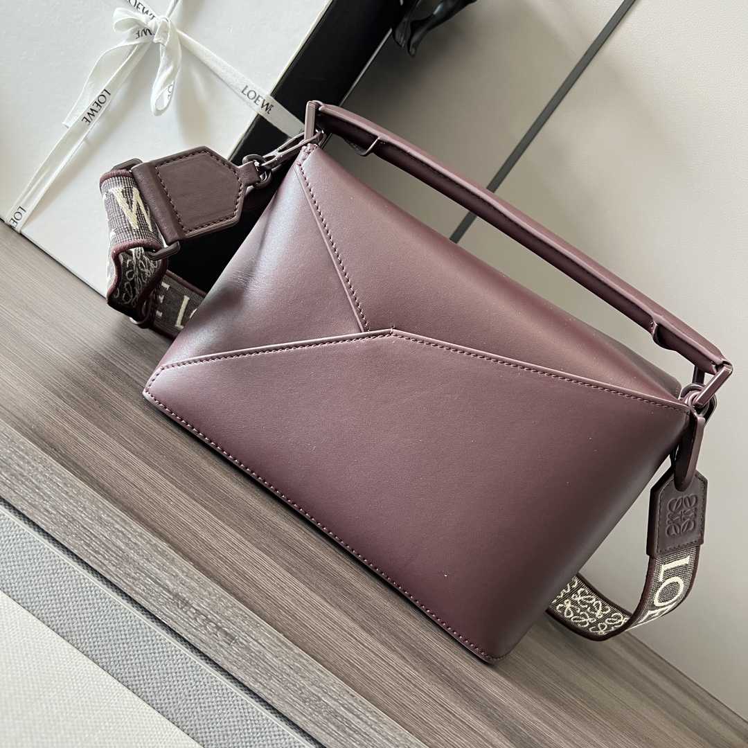 Loewe – Kleine „Puzzle Edge“-Tasche aus satiniertem Kalbsleder - EUR FASHION