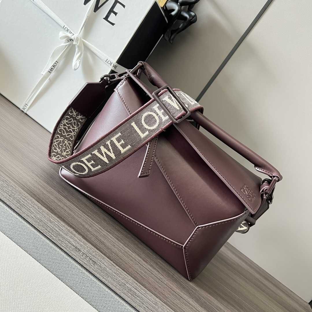 Loewe – Kleine „Puzzle Edge“-Tasche aus satiniertem Kalbsleder - EUR FASHION