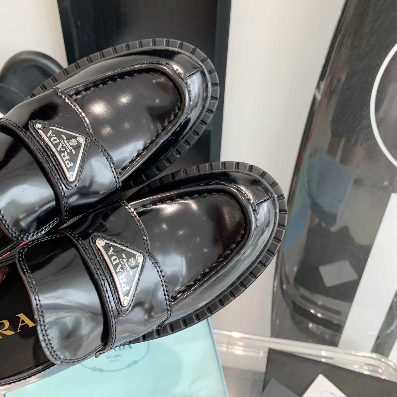 Schokoladenbraune Prada-Loafer aus gebürstetem Leder - EUR FASHION