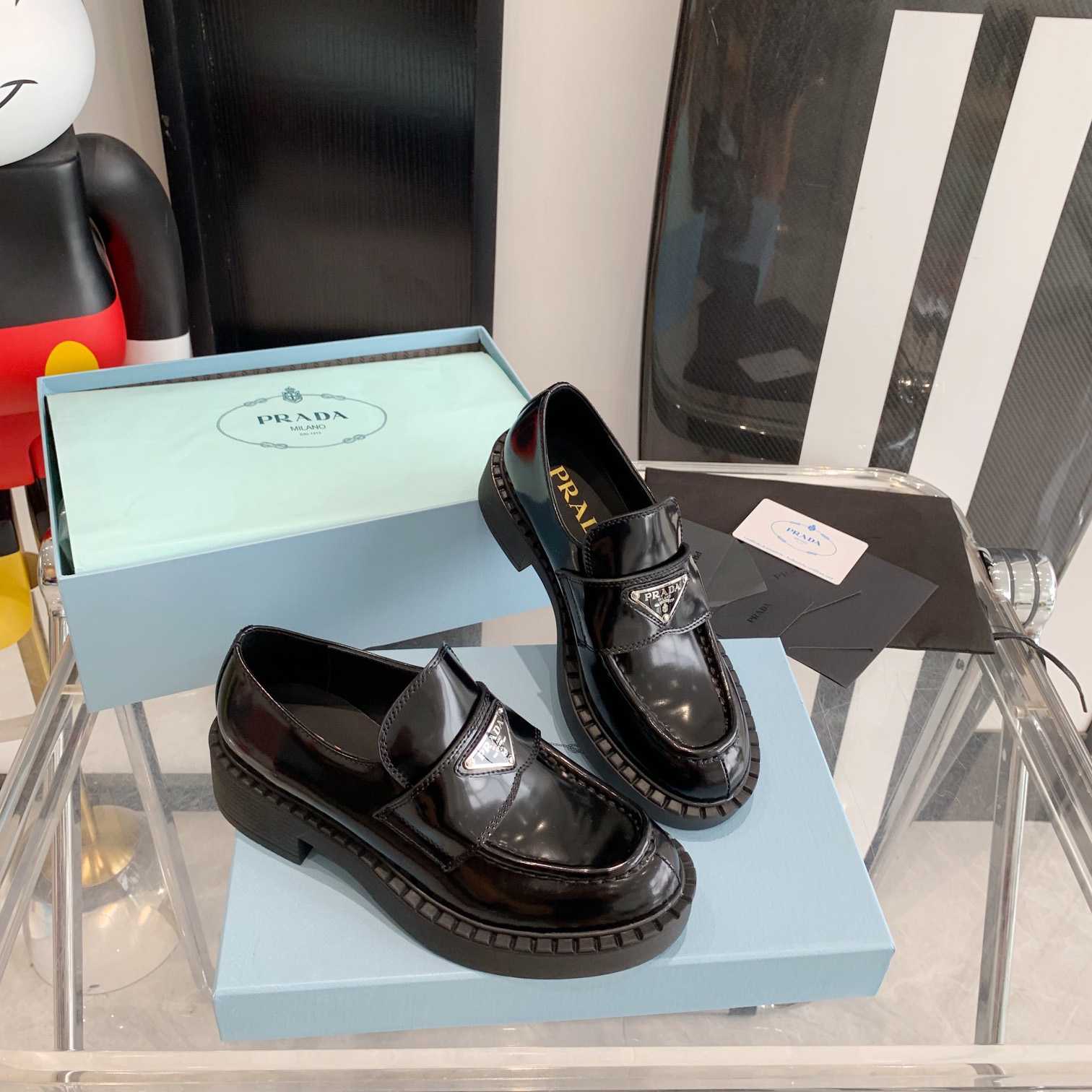 Schokoladenbraune Prada-Loafer aus gebürstetem Leder - EUR FASHION