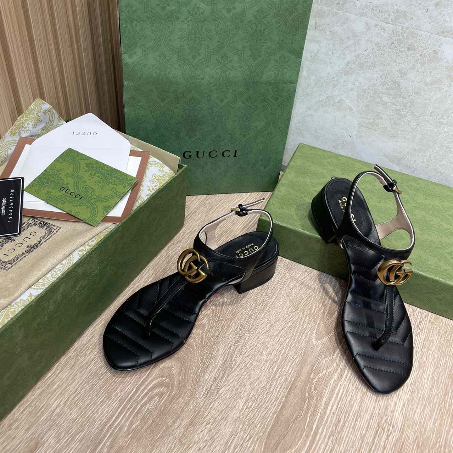 Gucci Damen-Sandale mit Doppel-G - EUR FASHION