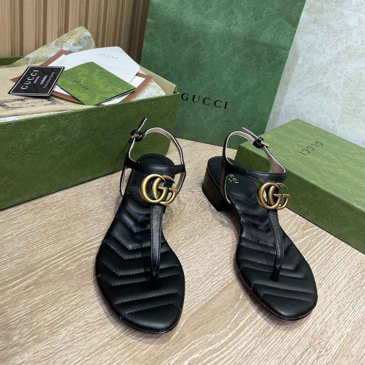 Gucci Damen-Sandale mit Doppel-G - EUR FASHION