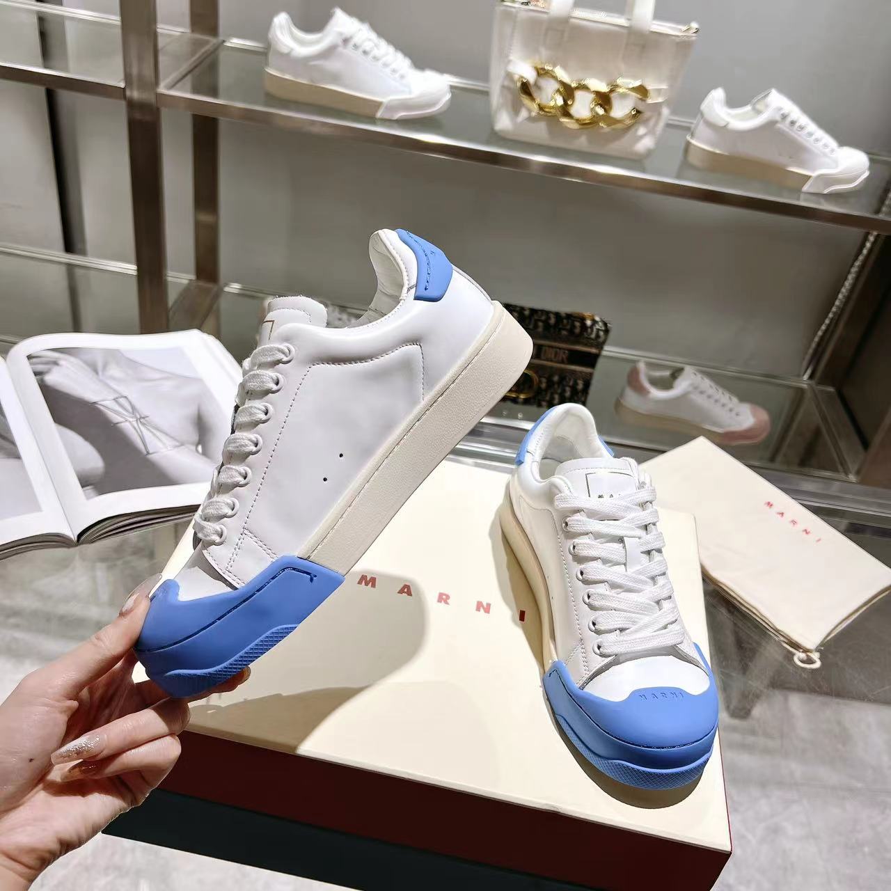 Marni Dada Bumper Sneaker aus weißem und blauem Leder - EUR FASHION