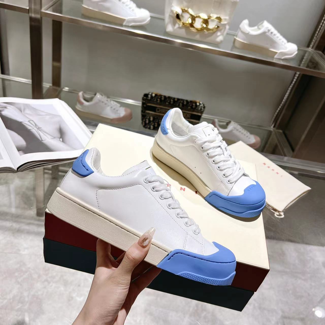 Marni Dada Bumper Sneaker aus weißem und blauem Leder - EUR FASHION