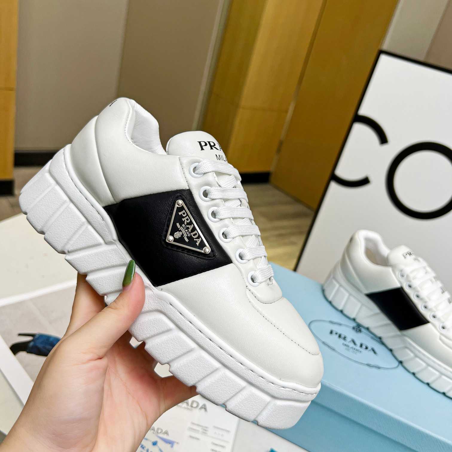 Prada gepolsterte Sneakers aus Nappaleder - EUR FASHION