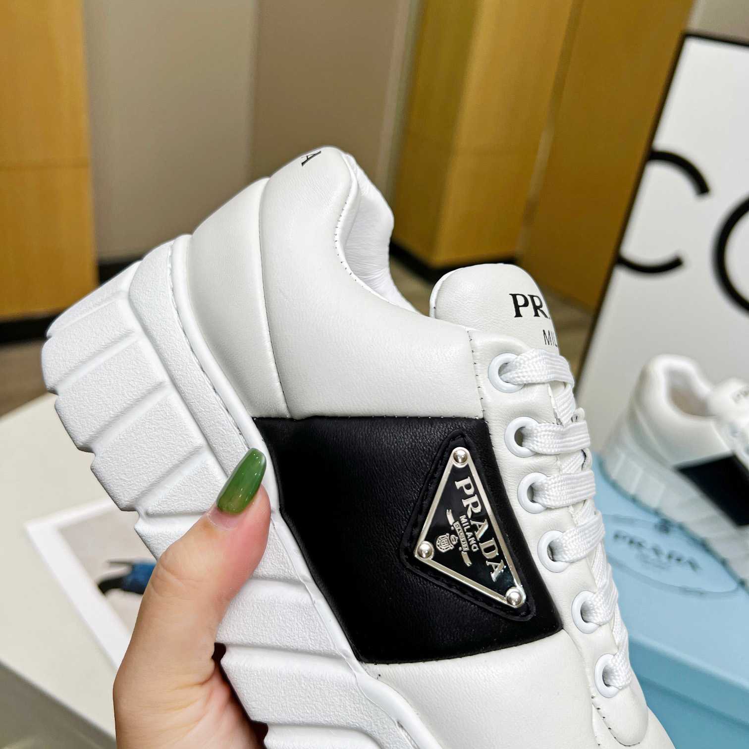 Prada gepolsterte Sneakers aus Nappaleder - EUR FASHION