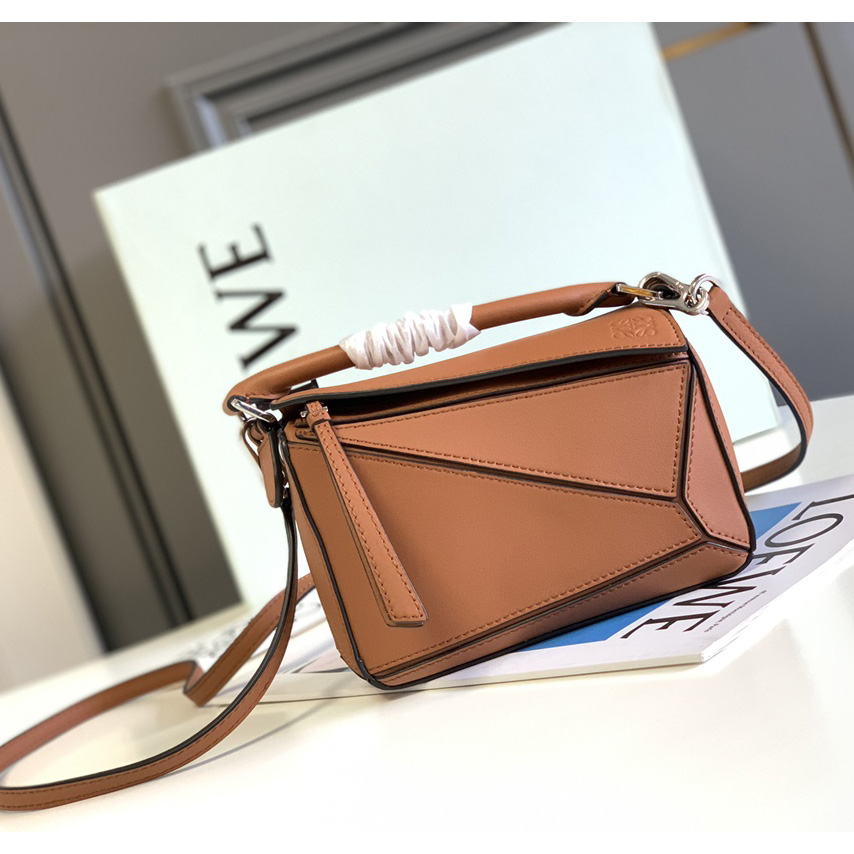 Loewe Mini Puzzle Bag aus klassischem Kalbsleder - EUR FASHION