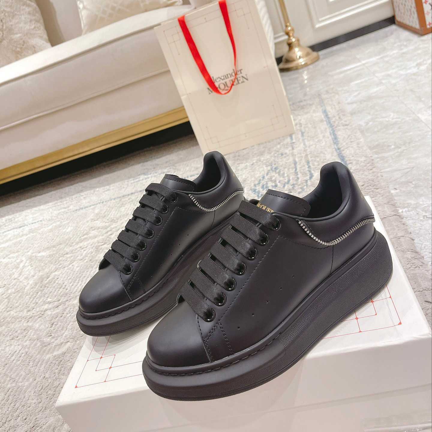 Alexander Mqueen – Übergroßer Sneaker in Schwarz - EUR FASHION