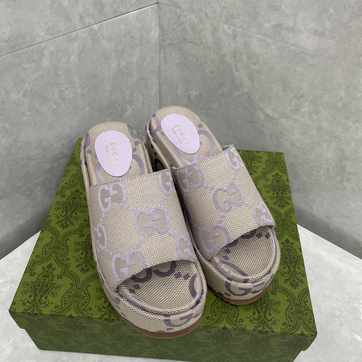 Gucci Jumbo GG Plateau-Slide-Sandale für Damen - EUR FASHION
