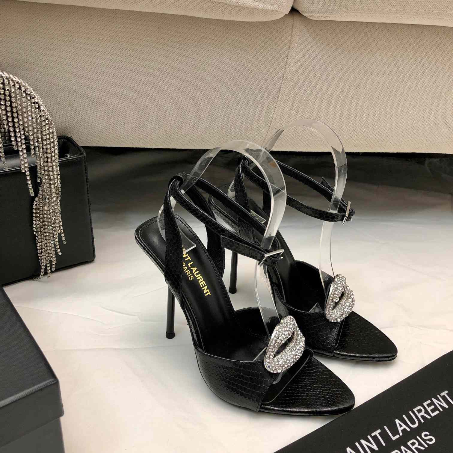 Mit Kristallen verzierte Sandalen von Saint Laurent - EUR FASHION