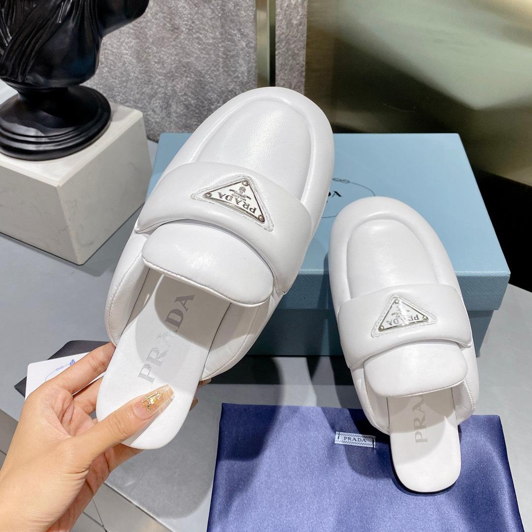 Prada-Sabots aus weich gepolstertem Nappaleder - EUR FASHION