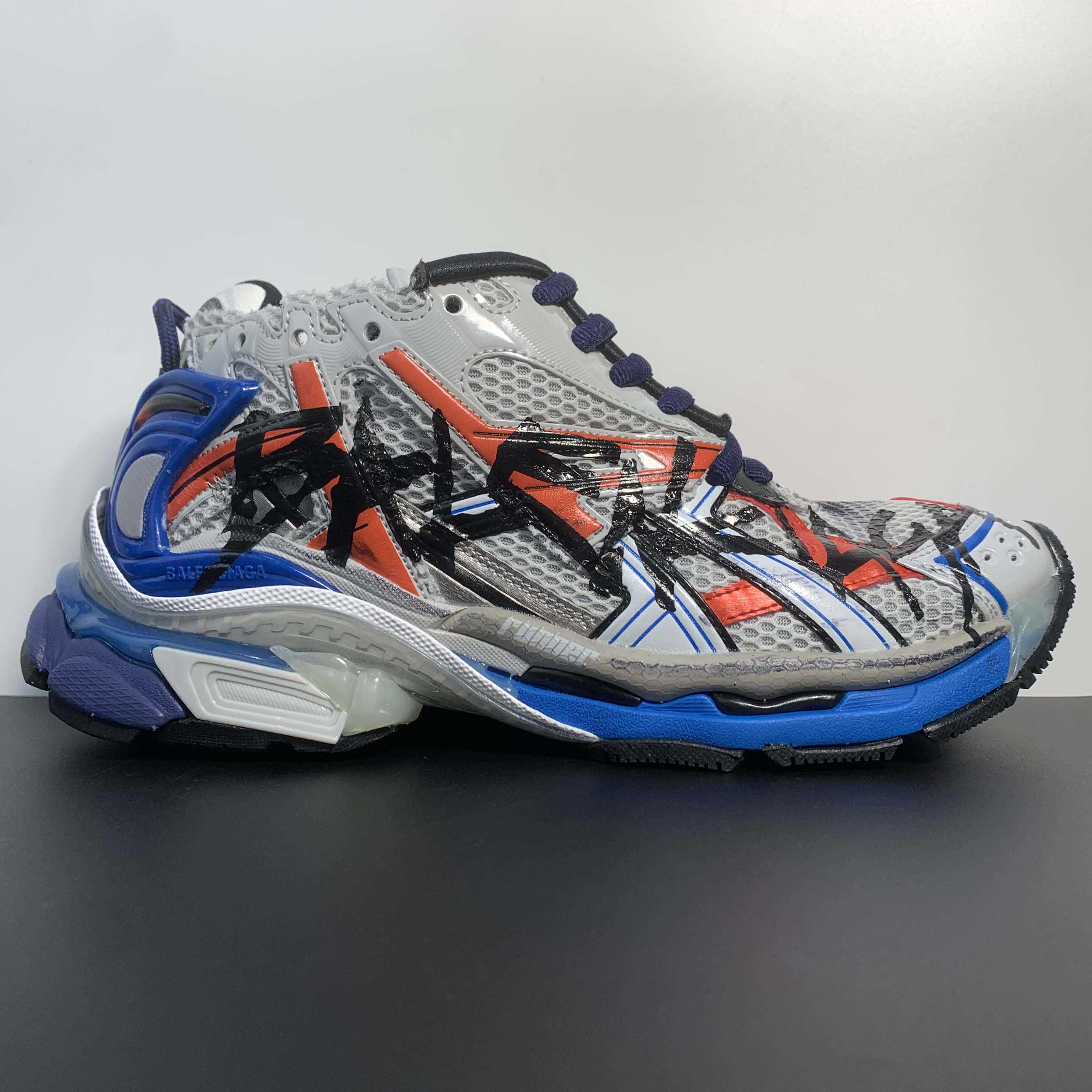 Balenciaga Runner Graffiti-Sneaker in Blau - EUR FASHION