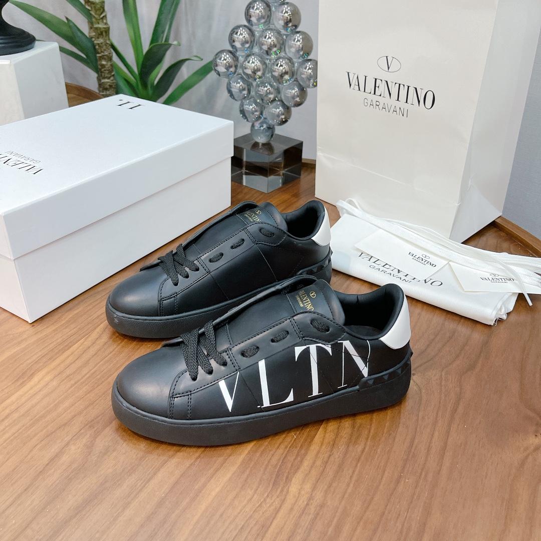 Offener Valenti-Sneaker mit VLTN-Aufdruck - EUR FASHION