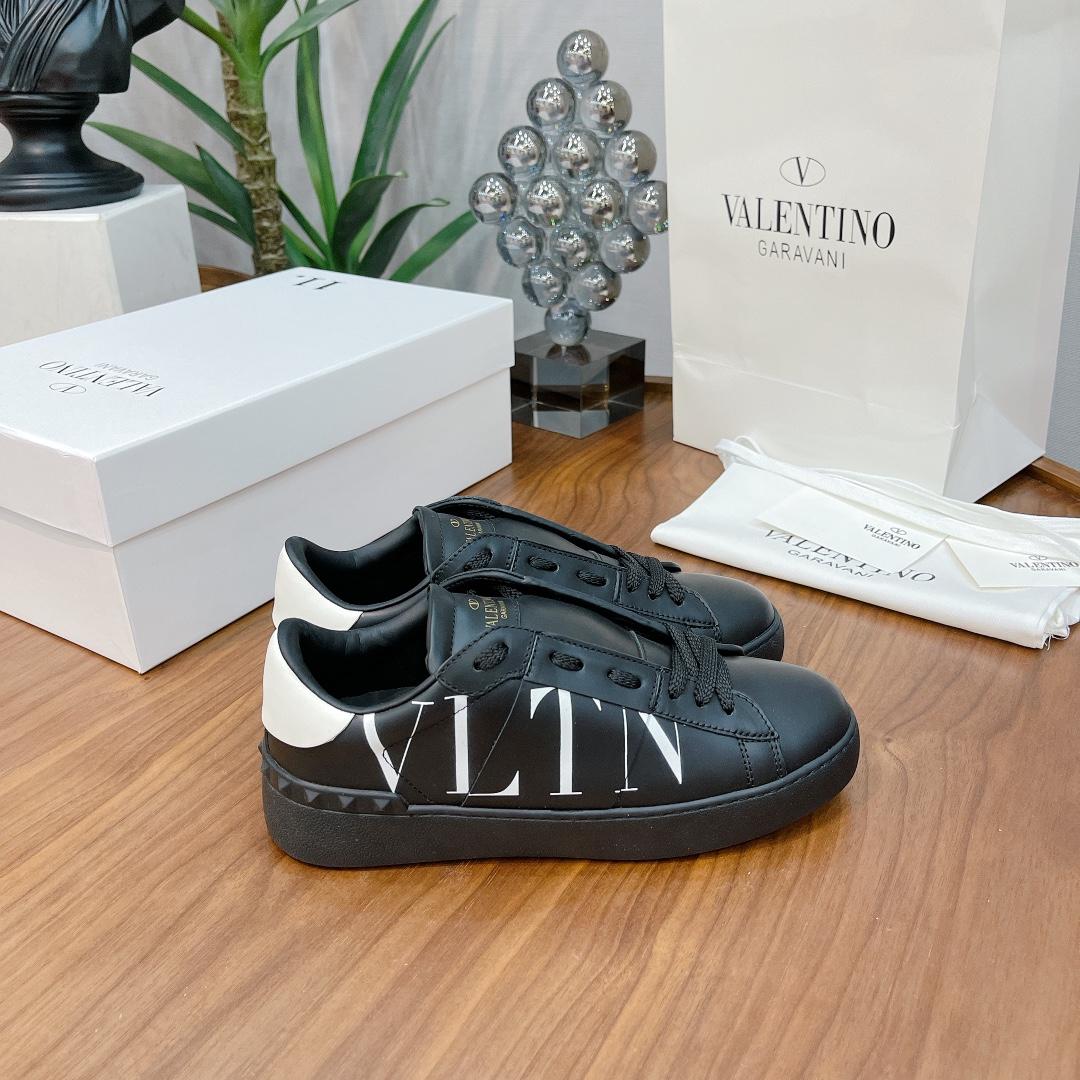 Offener Valenti-Sneaker mit VLTN-Aufdruck - EUR FASHION