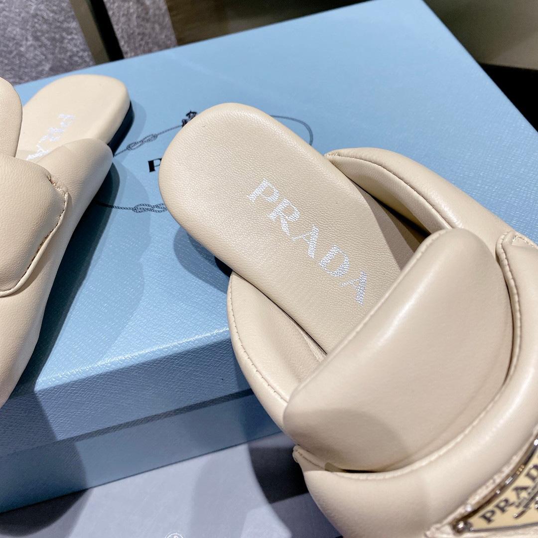 Prada-Sabots aus weich gepolstertem Nappaleder - EUR FASHION