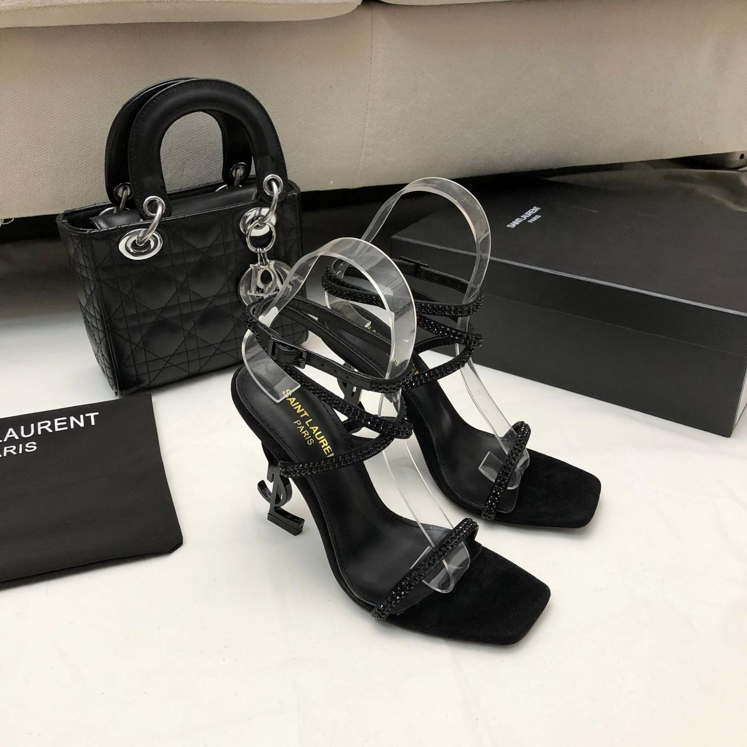 Saint Laurent Opyum Sandalen aus Kreppsatin und Strasssteinen - EUR FASHION